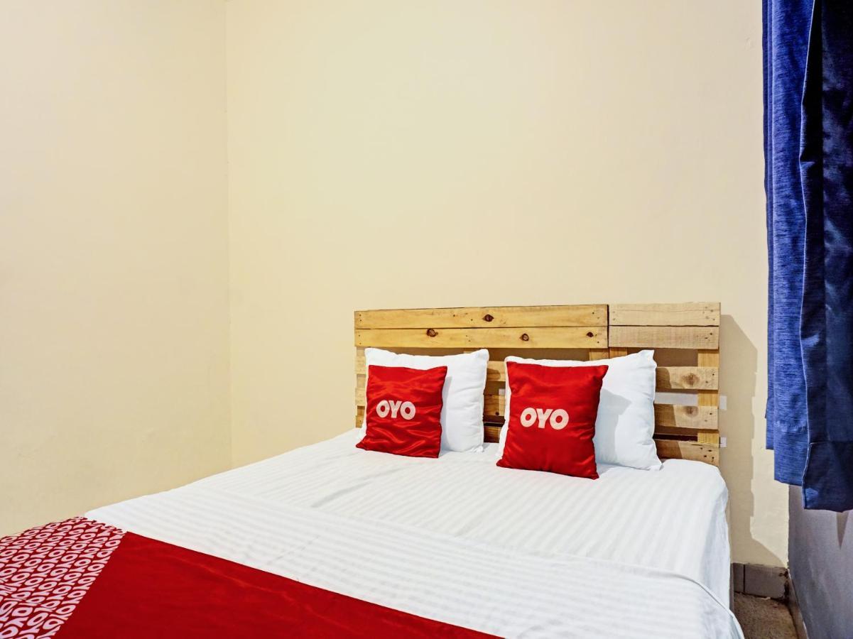 Oyo 91658 Luci'S House Hotel Jakarta Buitenkant foto